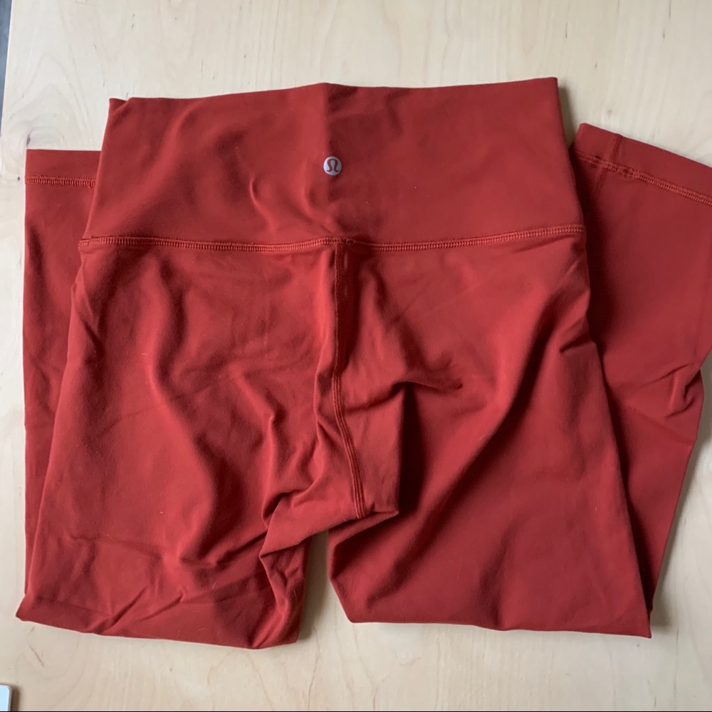 Lululemon wunder under leggings 21” size 8